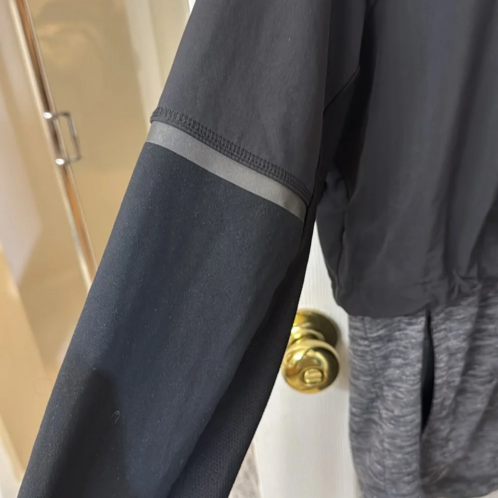 Athleta Run Jacket - Picture 4 of 10